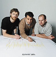 Από αριστερά D. Jeffares, Μ. Δερμιτζάκης, Μ.Berriman, η ερευνητική ομάδα από το Sanger
